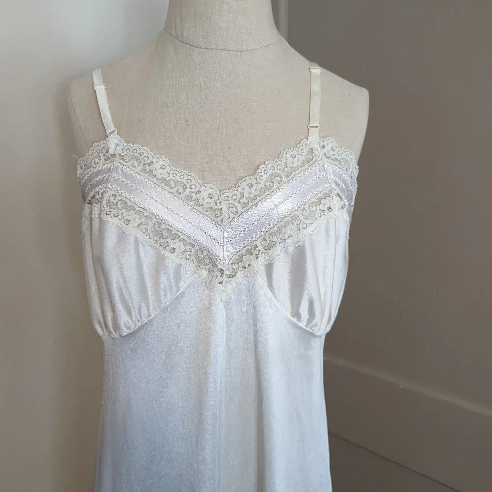 Vintage Nightgown Satin Lace White Union Made Lingerie Rockabilly Pin Up‎